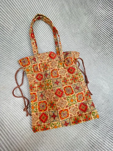 Raybone apresenta bolsa de cortiça ecológica – uma escolha natural e sustentável para estilos de vida modernos